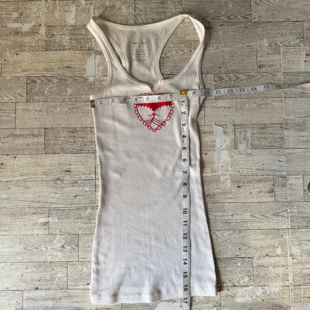 Retro, Ribbed, Racerback Heart Graphic Tank Top - Picture 10 of 13